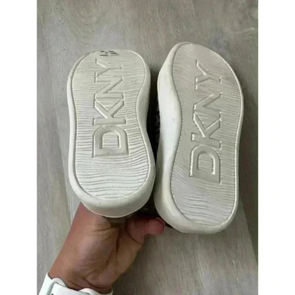 DKNY Toddler Slip On in excellent condition size‎ 7/6 - Picture 7 of 7